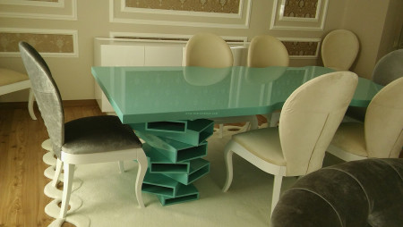 Türker ailesinin özel ölçülü chesterı ve turkuaz-beyaz renkte yemek odası - Thumbnail