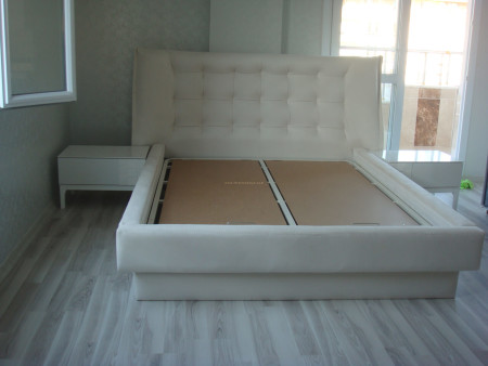 Öztürk ailesinin ferah beyaz yatak odası modeli - Thumbnail